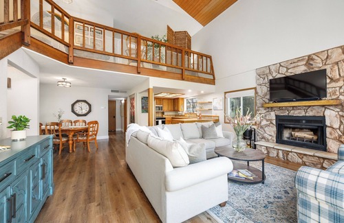 Marine Terrace House | Coastal Retreat/King Beds/Big Sur Cabin/EV Chargernnn