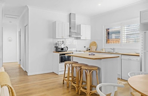 Long Jetty House | Coastal Retreat Long Jetty Toowoon Bay