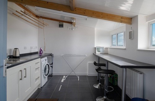 Garn Fadryn Cottage | Coastal Retreat on Wales Path with Sea Views