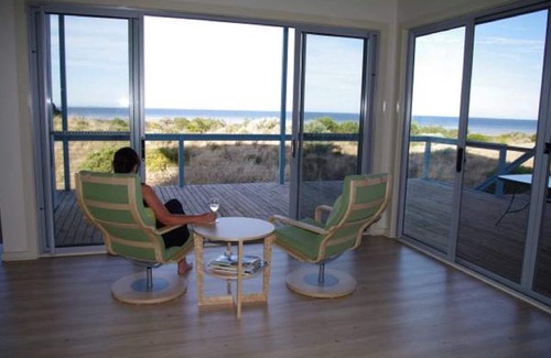 Minlacowie House | Coastal Retreat ~ Panoramic views. Winter off peak special!
