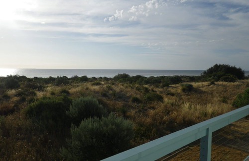 Minlacowie House | Coastal Retreat ~ Panoramic views. Winter off peak special!