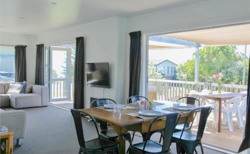 Whiritoa House | Coastal Retreat - Whiritoa Holiday House