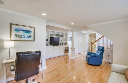 Southern Coast House | Coastal Retreat with Large Yard Less Than 1 Mi to Dtwn Saco!