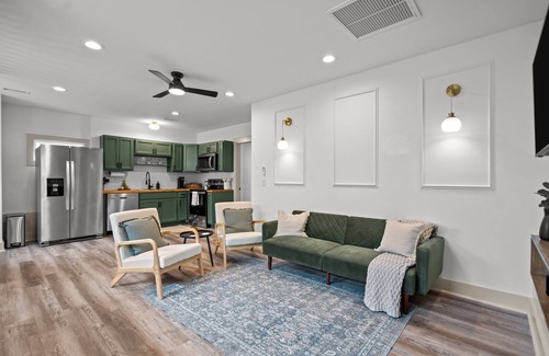 Rocky Point House | Coastal River Guesthouse