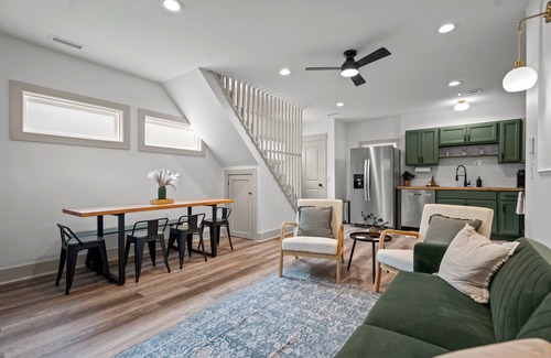 Rocky Point House | Coastal River Guesthouse