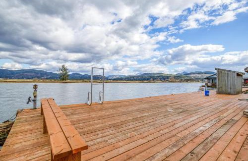 Nehalem House | Coastal River Haven - Meredith Lodging