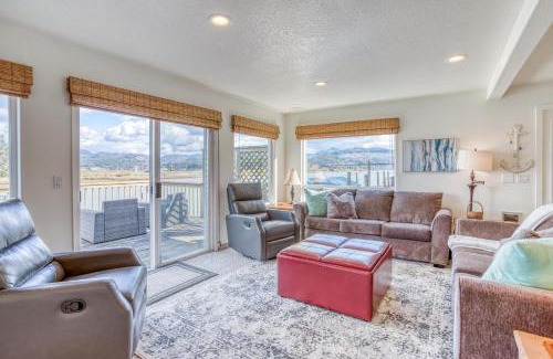 Nehalem House | Coastal River Haven - Meredith Lodging
