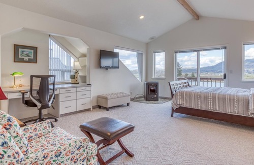 Nehalem Condo | Coastal River Haven