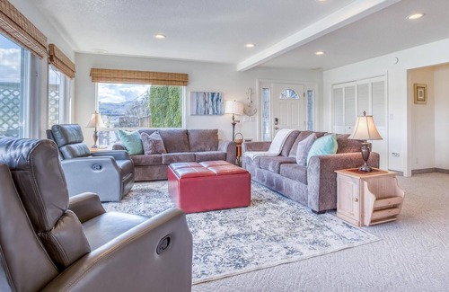 Nehalem Condo | Coastal River Haven