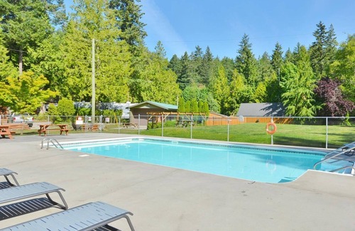 Irvines Landing Ski Chalet | Coastal Serenity Chalet