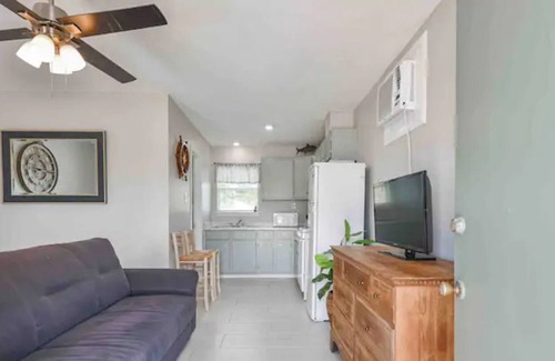 Oyster Creek Apartment | Coastal Studio - Freeport, Tx