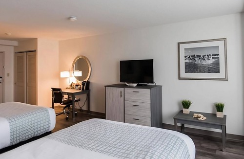 Silver Beach Hotel | Coastal-Style Retreat! Direct Beach Access! Minutes to Woods Hole Aquarium!