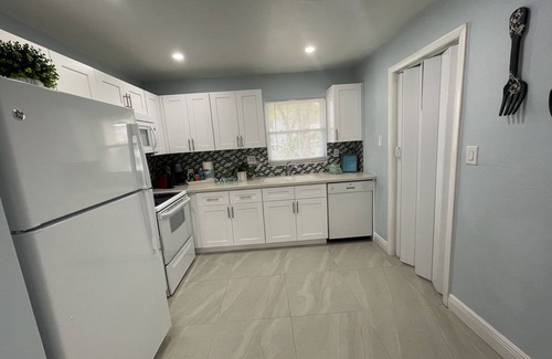 Oldsmar House | Coastal themed home near beach and airport