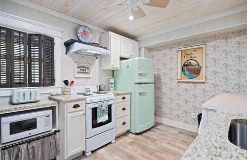 Key Allegro House | Coastal Therapy ~ ~ Beautiful 3/3 Home in Key Allegro with Water views!