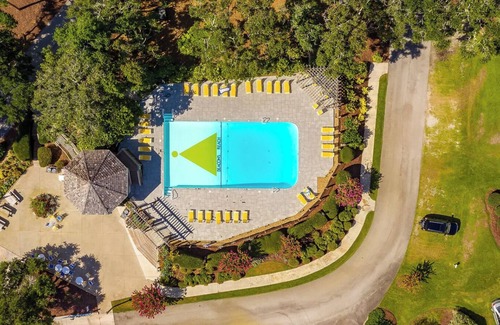 Pine Knoll Shores House | Coastal Tides Retreat - A Soundside Beacon's Reach Townhome in Pine Knoll Shores