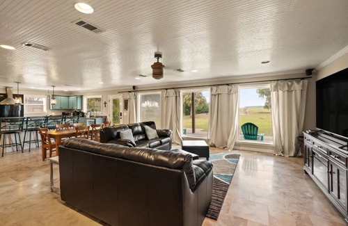 Waverly House | Coastal Tranquility