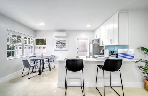 Coral Ridge Apartment | Coastal Unit .5 Miles to Beach!
