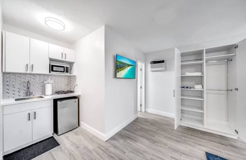 Coral Ridge Apartment | Coastal unit! .5 miles to Beach!