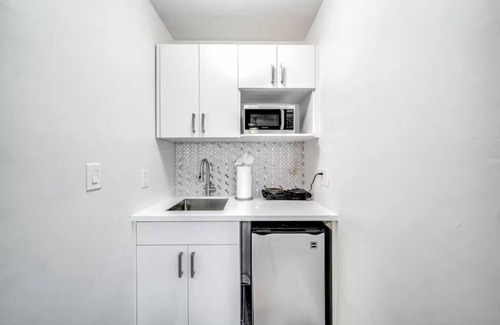 Coral Ridge Apartment | Coastal unit! .5 miles to Beach!