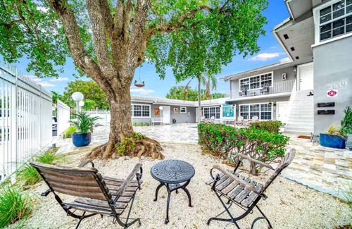Coral Ridge Apartment | Coastal unit! .5 miles to Beach!