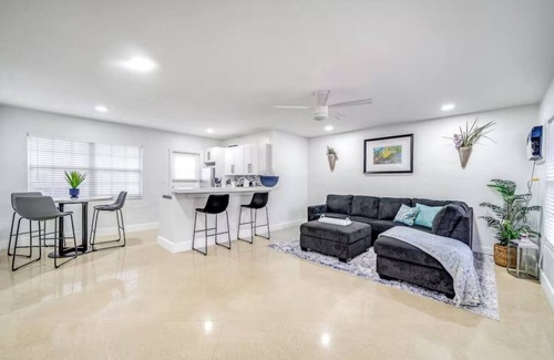 Coral Ridge Apartment | Coastal Unit! .5 miles to Beach!