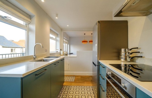 Aldeburgh Cottage | Coastguards - sleeps 6 guests in 3 bedrooms