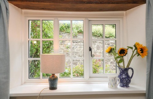Drewsteignton House | Cob Cottage