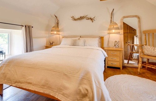 Scurlage House | Cob Cottage in the beautiful Swansea