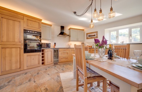 Scurlage House | Cob Cottage - Two Bedroom House, Sleeps 4