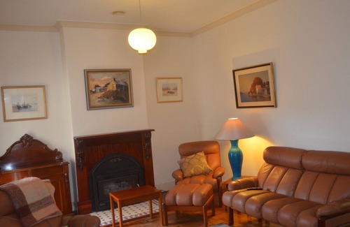 Sale House | Cobb & Co House - Great Location