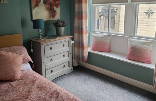 Ogden Cabin | Cobbler's Cottage , beautiful cosy cottage