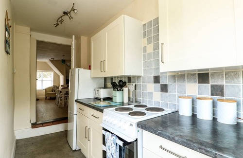 Mundesley House | COBBLER'S COTTAGE, pet friendly, country holiday cottage in Mundesley