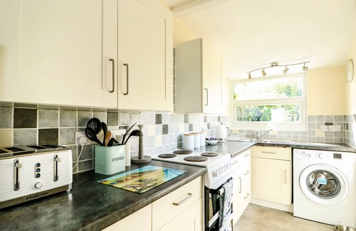 Mundesley House | COBBLER'S COTTAGE, pet friendly, country holiday cottage in Mundesley