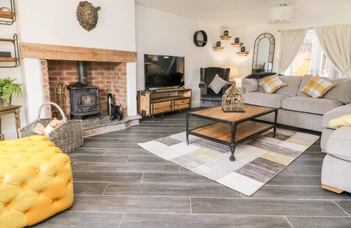 Wistow Cottage | COBBLERS COTTAGE, pet friendly, luxury holiday cottage in Selby