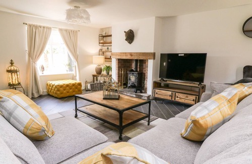 Wistow Cottage | COBBLERS COTTAGE, pet friendly, luxury holiday cottage in Selby