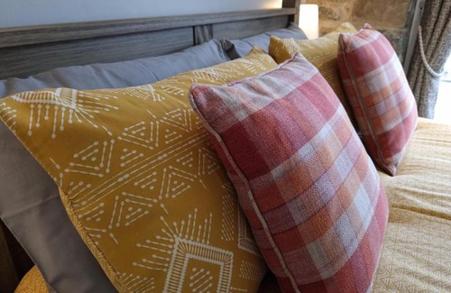 Loughinisland House | Cobbles cottage - 2 bedroom stone built cottage