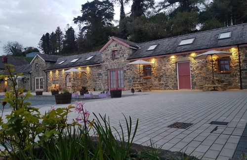 Loughinisland Cottage | Cobbles cottage - 2 bedroom stone built cottage
