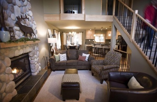 East Kootenay Cottage | Cobblestone Cottage, Stay 3 nights, pay for 2 nights, Hot Spring Passes Incl.*