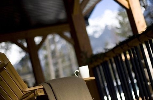 East Kootenay Cottage | Cobblestone Cottage, Stay 3 nights, pay for 2 nights, Hot Spring Passes Incl.*