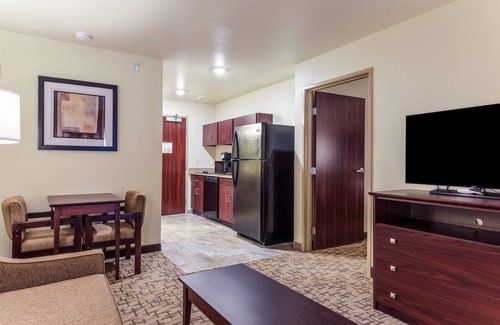 Torrington Hotel | Cobblestone Hotel and Suites Torrington