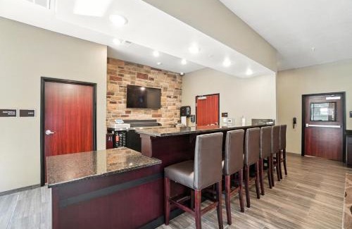 Bellefontaine Hotel | Cobblestone Hotel & Suites - Bellefontaine