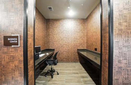 Bellefontaine Hotel | Cobblestone Hotel & Suites - Bellefontaine