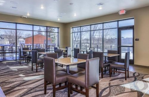 Rhinelander Hotel | Cobblestone Hotel & Suites - Rhinelander
