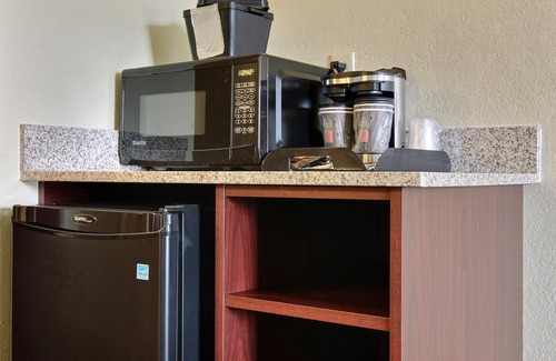 Hutchinson Hotel | Cobblestone Hotel & Suites - Hutchinson