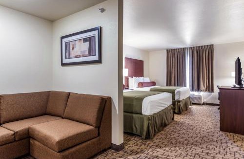 Hutchinson Hotel | Cobblestone Hotel & Suites - Hutchinson