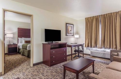 Hutchinson Hotel | Cobblestone Hotel & Suites - Hutchinson