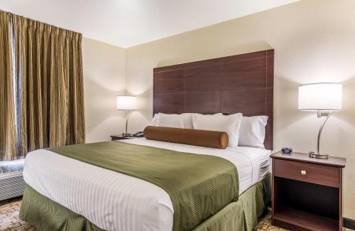 Hutchinson Hotel | Cobblestone Hotel & Suites - Hutchinson