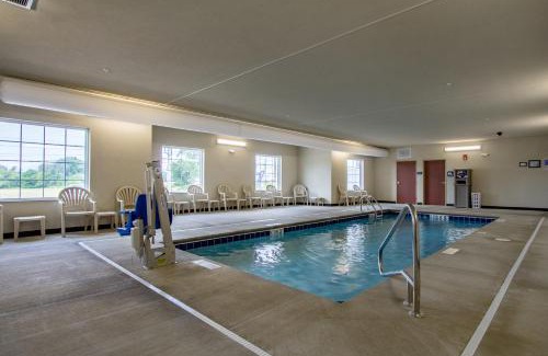 Torrington Hotel | Cobblestone Hotel & Suites - Torrington