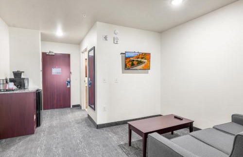 New Denmark Hotel | Cobblestone Hotel & Suites Denmark - Green Bay