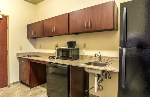 Orrville Hotel | Cobblestone Hotel & Suites - Orrville
